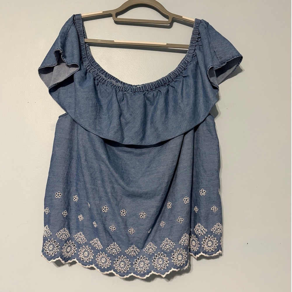 Old Navy Women's XXL Blue Chambray Off Shoulder Eyelet Ruffle Blouse Top 2231